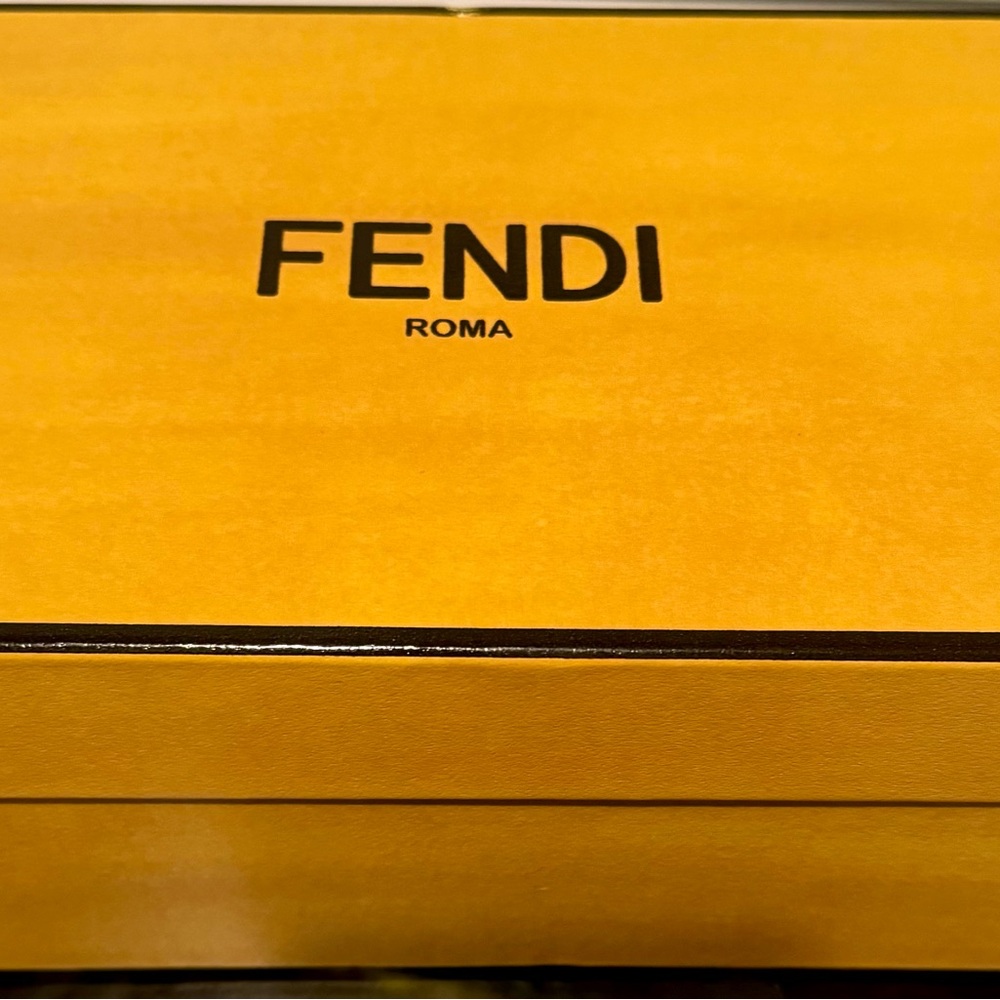 🚨🚨SOLD 🚨🚨Authentic✨✨EUC Fendi Espadrilles Shoes Authentic Luxury size9 - Picture 3 of 8